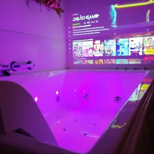 Le 2005 Double Balneo, Lit Queen Size, Soirée Romantique Grenoble